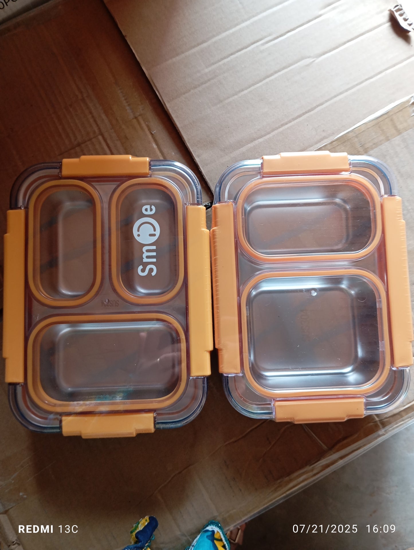 Smile - Three Compartment LeakProof Bento with Box